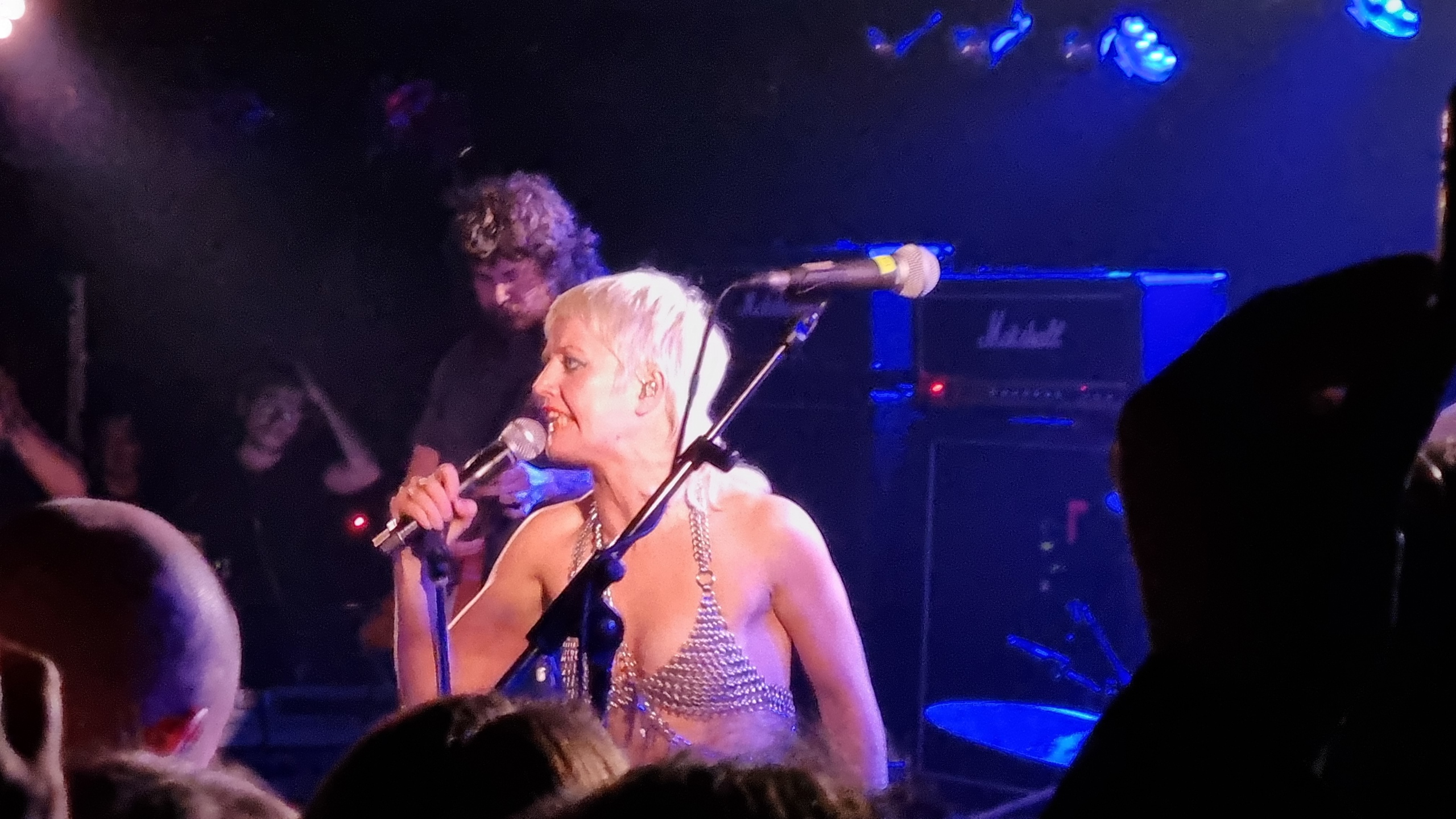 Amyl and The Sniffers @ Loppen, Denmark, 2022-11-10