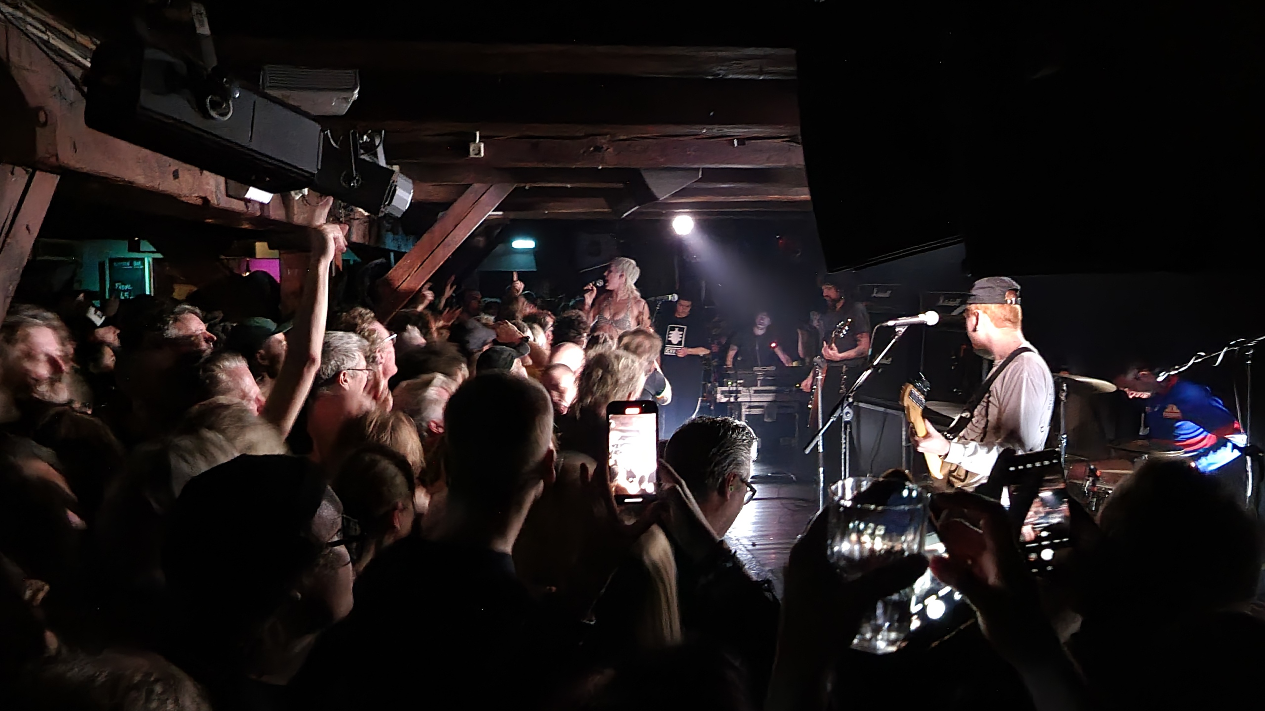 Amyl and The Sniffers @ Loppen, Denmark, 2022-11-10