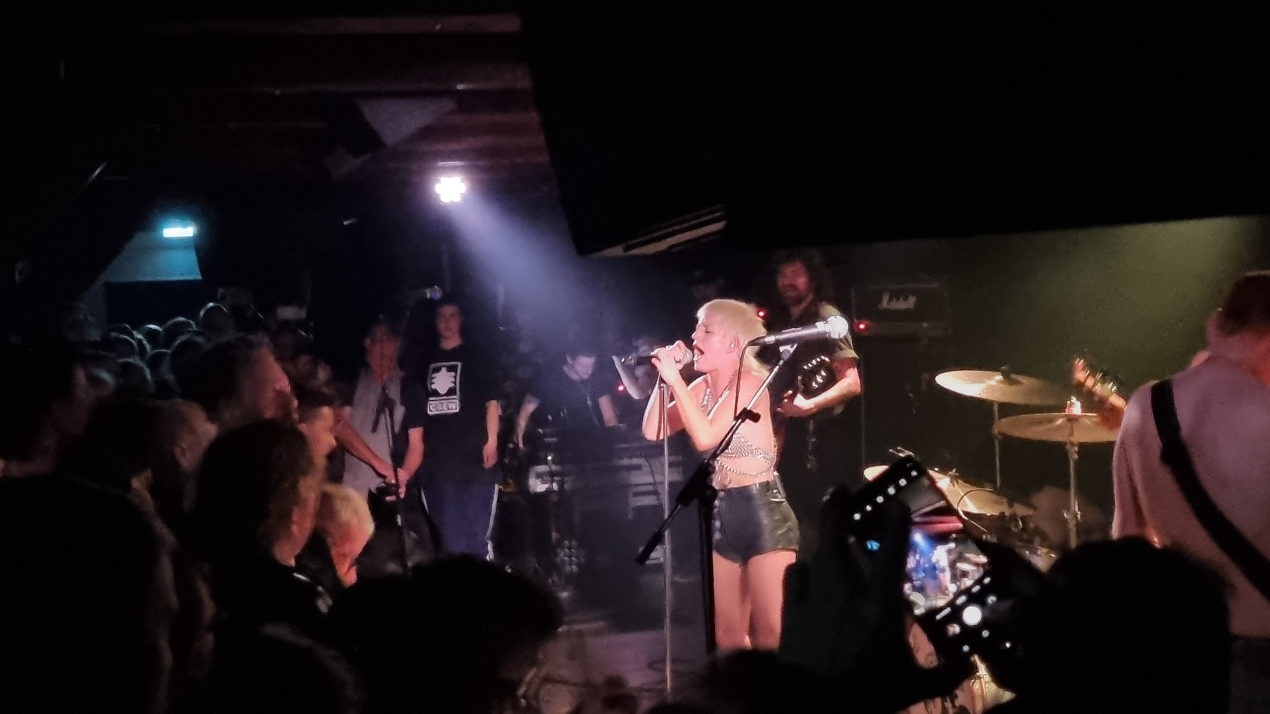 Amyl and The Sniffers @ Loppen, Denmark, 2022-11-10