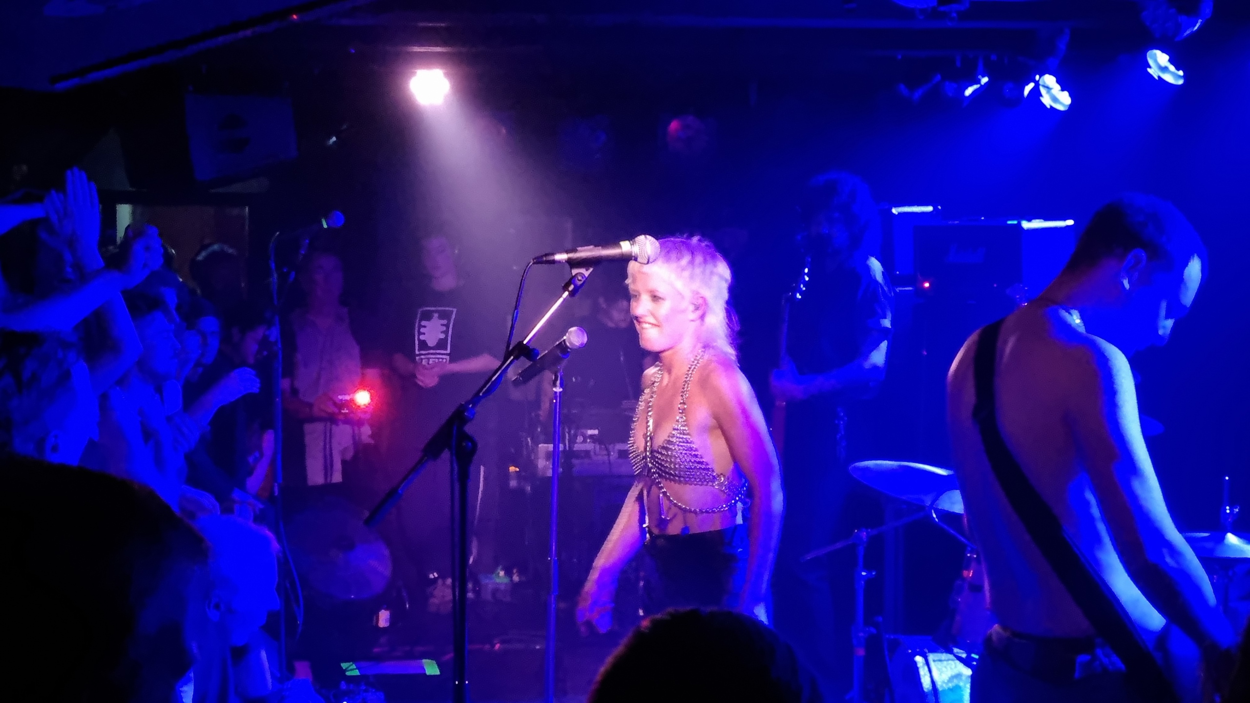 Amyl and The Sniffers @ Loppen, Denmark, 2022-11-10