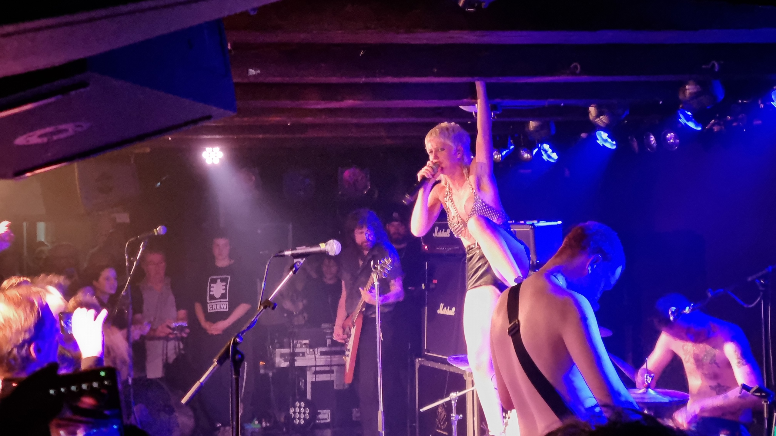 Amyl and The Sniffers @ Loppen, Denmark, 2022-11-10