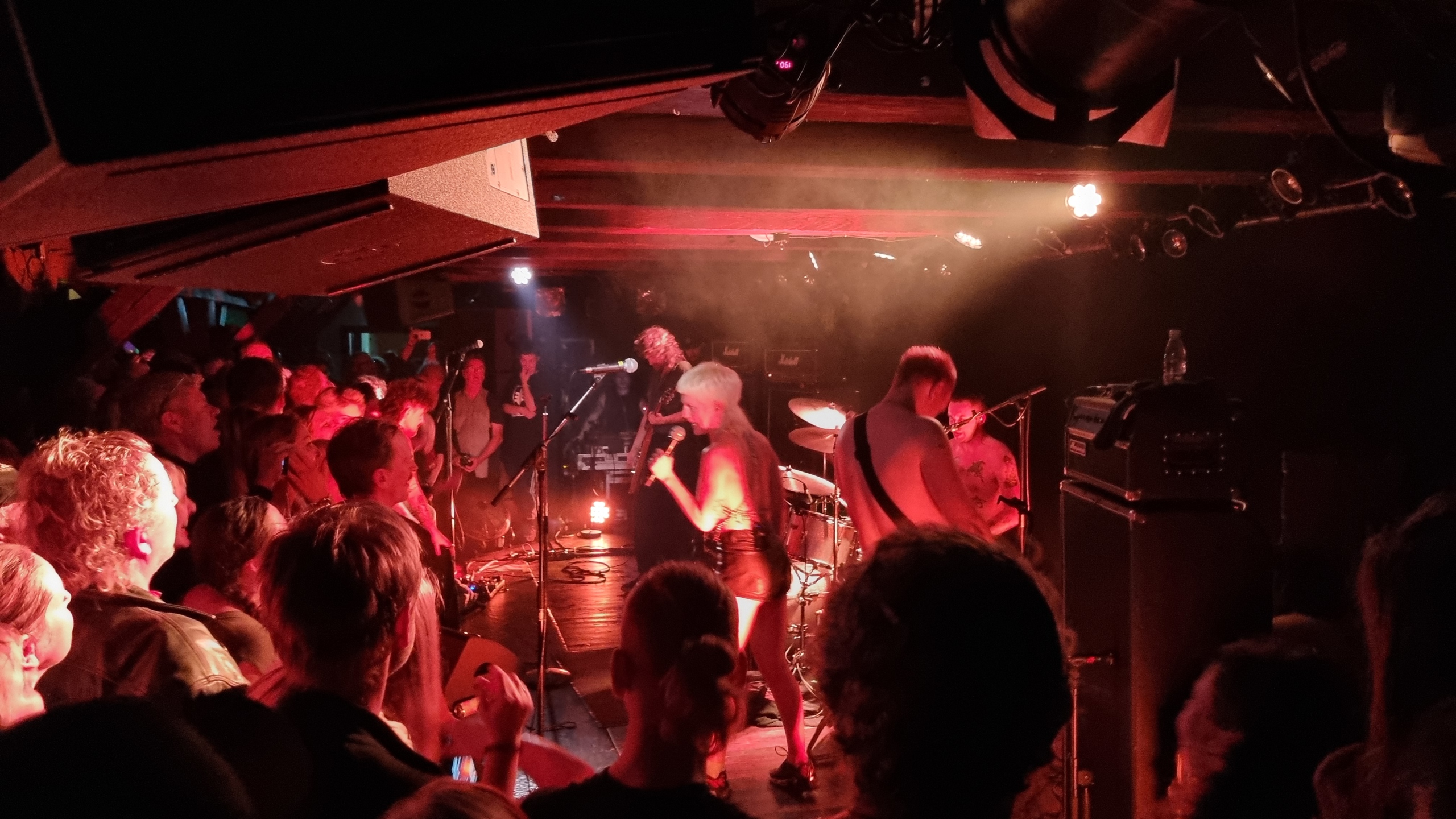 Amyl and The Sniffers @ Loppen, Denmark, 2022-11-10