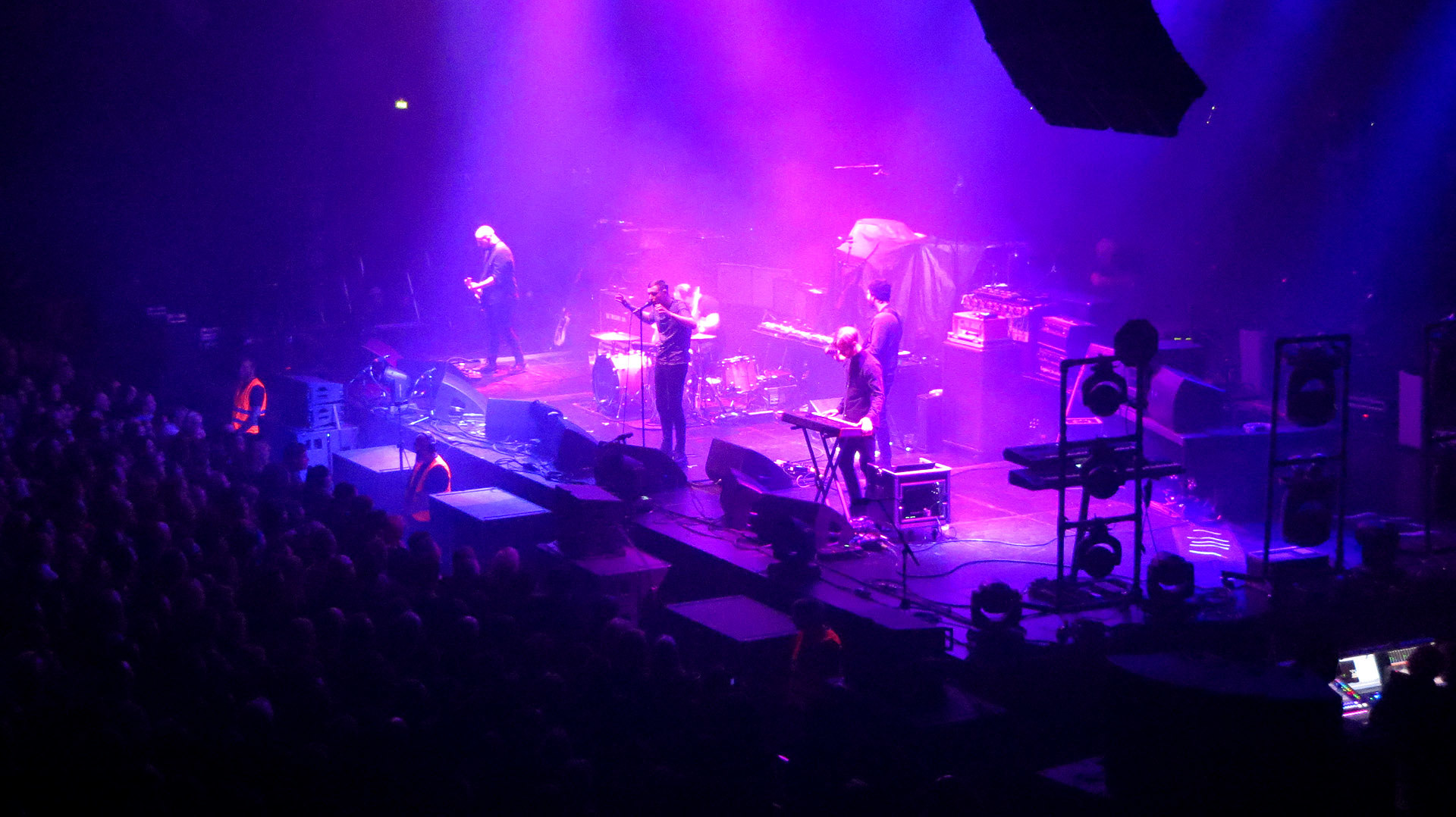 Support: The Twilight Sad @ Forum, Copenhagen, Denmark 2016-10-14